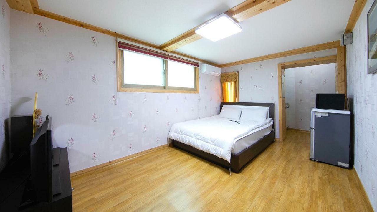 Samcheok Sol Beach Pension Exterior photo