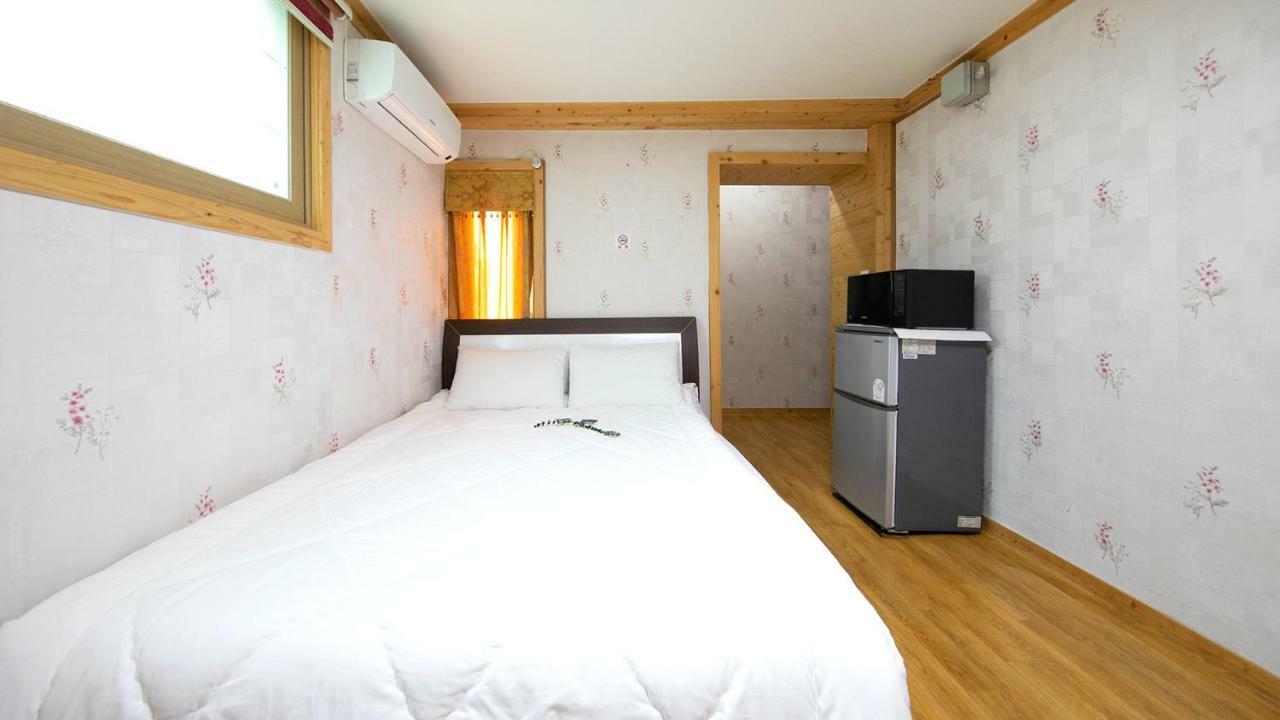 Samcheok Sol Beach Pension Exterior photo
